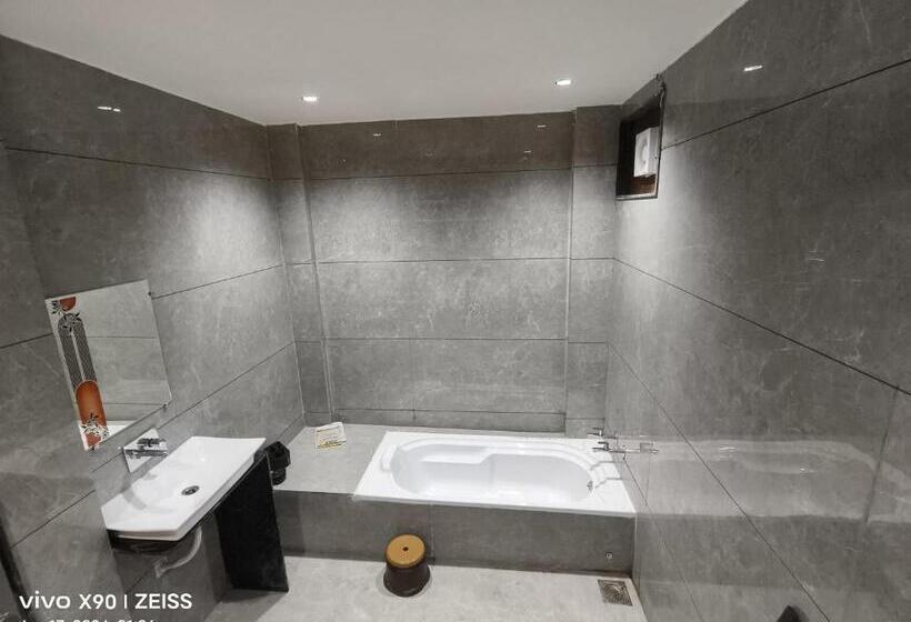 فندق The Grand Khodiyar