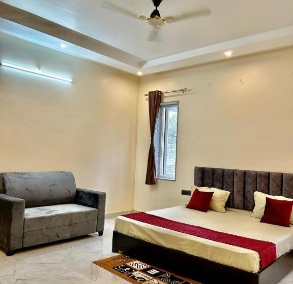 ホテル The Surya Inn Uttarakhand