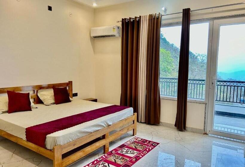 ホテル The Surya Inn Uttarakhand