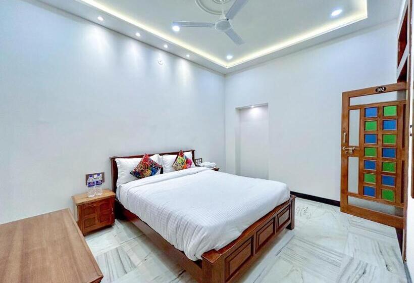 בית מלון כפרי Vasudev Niwas