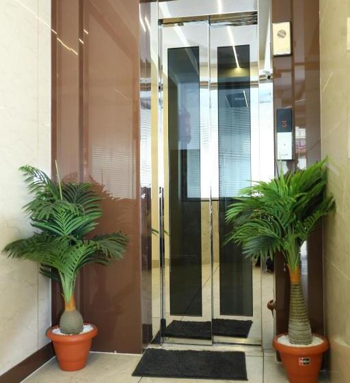 酒店 Yuvika Residency