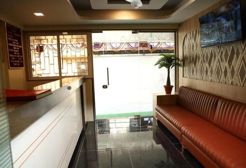 酒店 Yuvika Residency