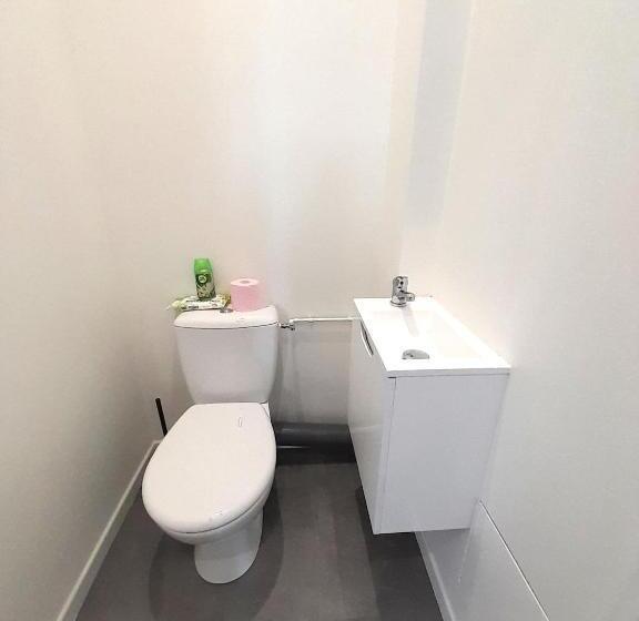 Le Bugatti Studio En Face De La Gare