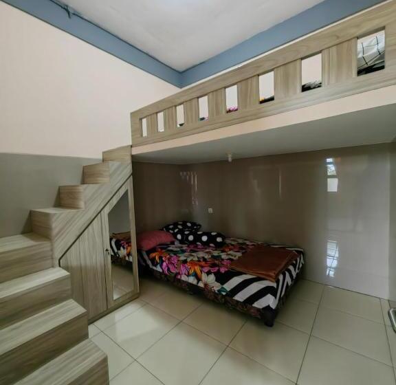 モーテル Pondok Syariah Hadikusuma