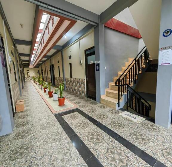 モーテル Pondok Syariah Hadikusuma