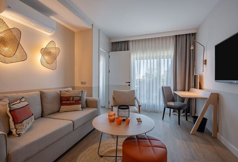 Oli Hotel And Suites