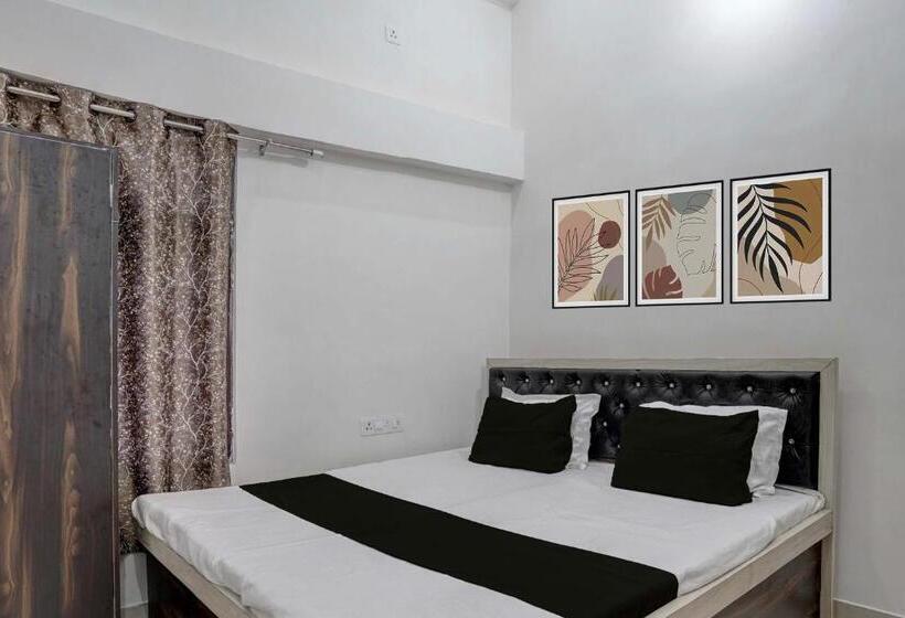 Oyo Hotel Sakshi Palace