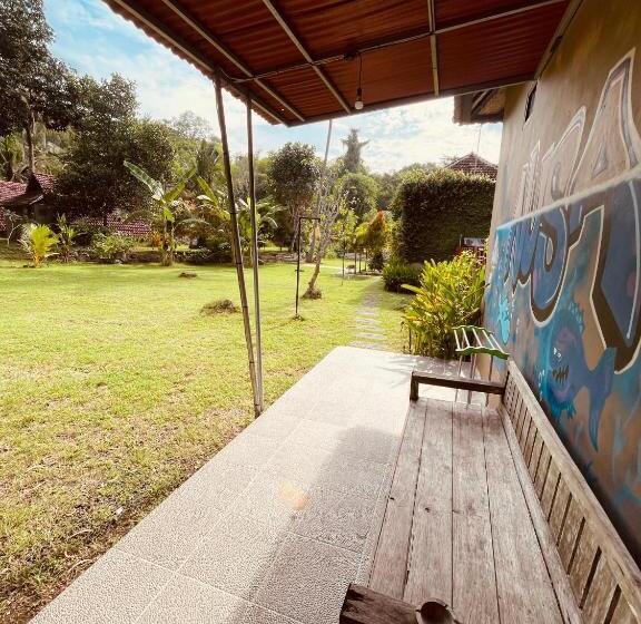 Pedidi Penida Hostel