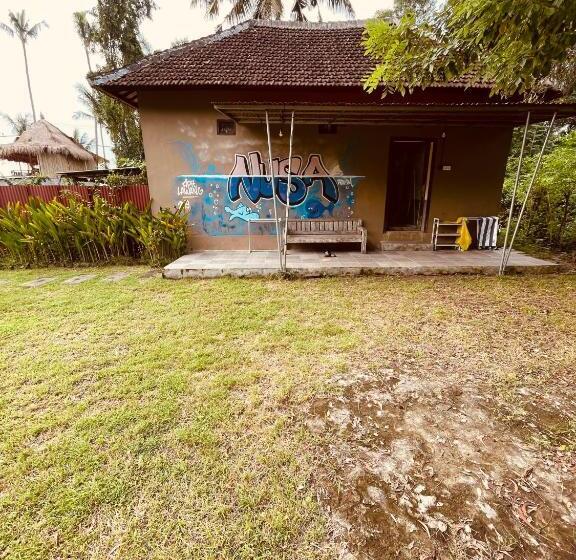 Pedidi Penida Hostel