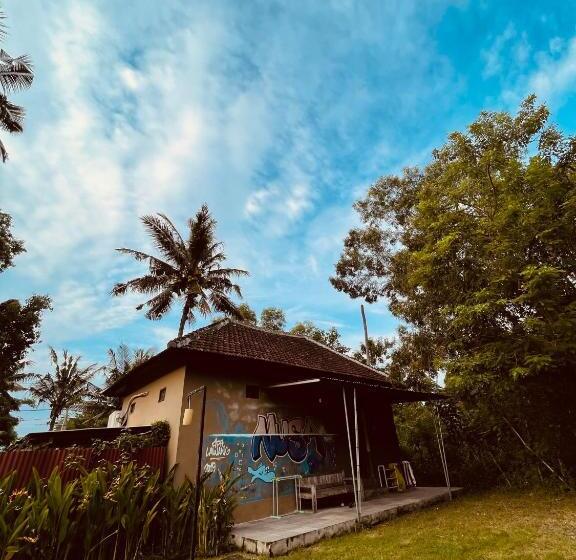 Pedidi Penida Hostel