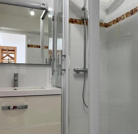 بنسيون Au Bonheur Dezange