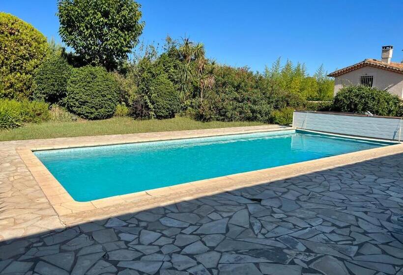 بنسيون Au Bonheur Dezange