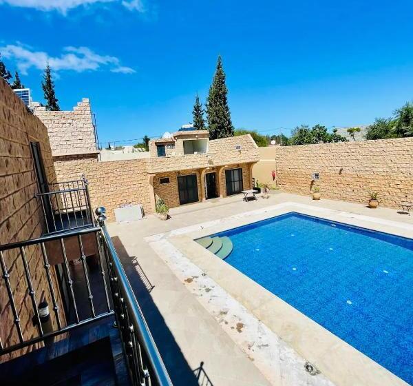 پانسیون Bungalow Kousmat 1