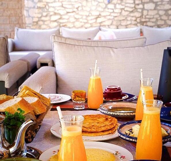 پانسیون Bungalow Kousmat 1