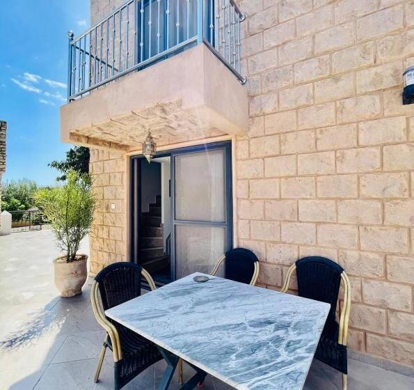 پانسیون Bungalow Kousmat 1