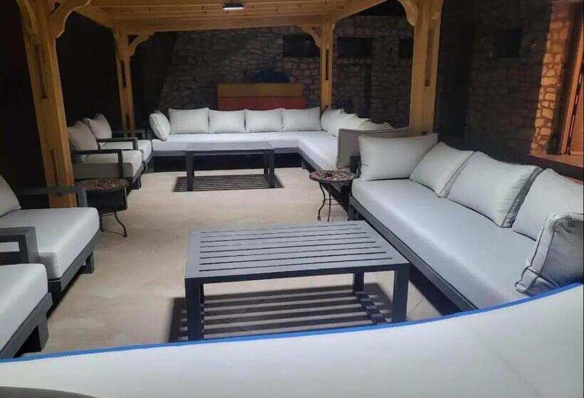 پانسیون Bungalow Kousmat 1