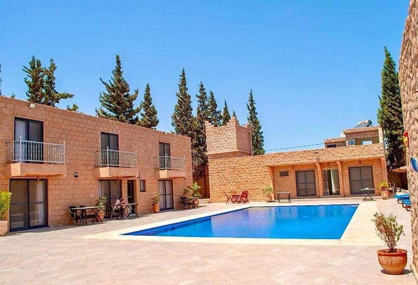 پانسیون Bungalow Kousmat 1