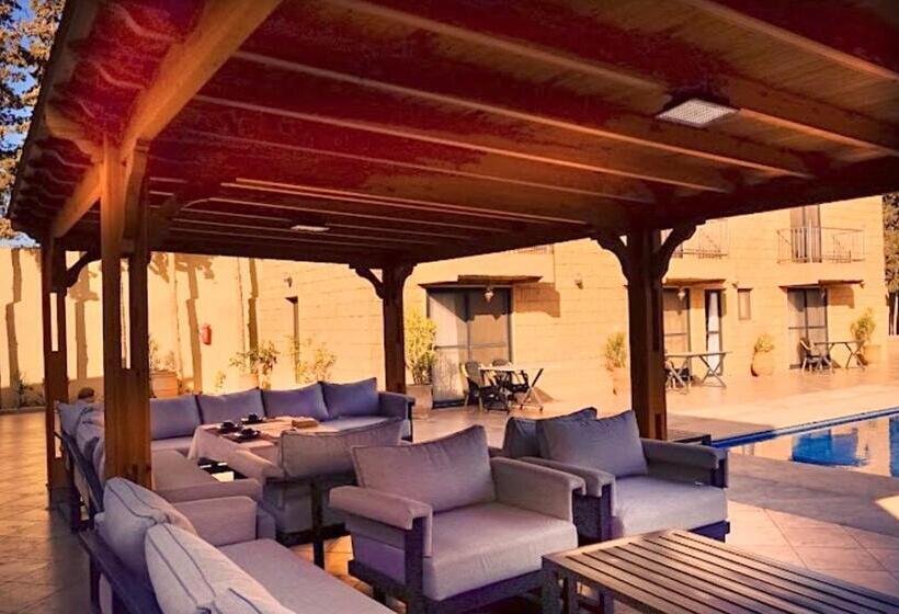 پانسیون Bungalow Kousmat 1