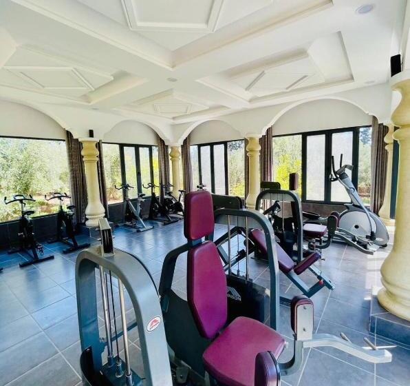 پانسیون Bungalow Kousmat 1