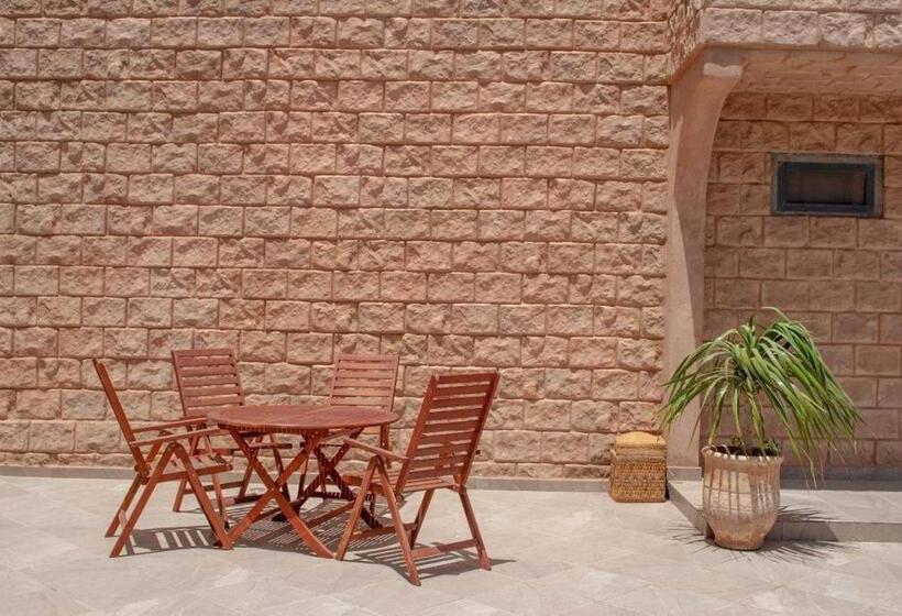 پانسیون Bungalow Kousmat 1