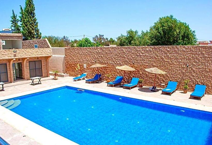 پانسیون Bungalow Kousmat 1