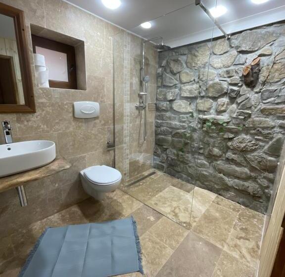 פנסיון Camera Cedru Cătun