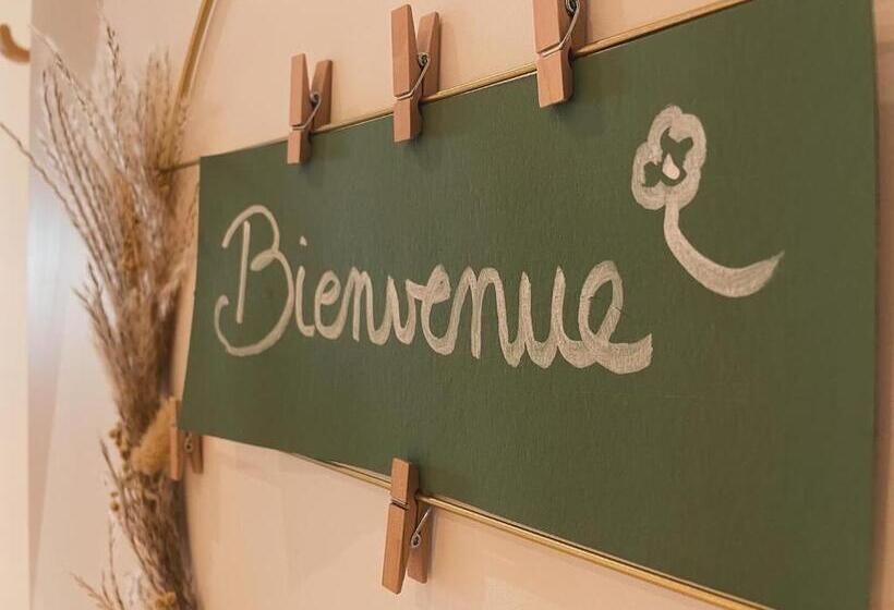 بنسيون Chez Gabriel Et Sophie