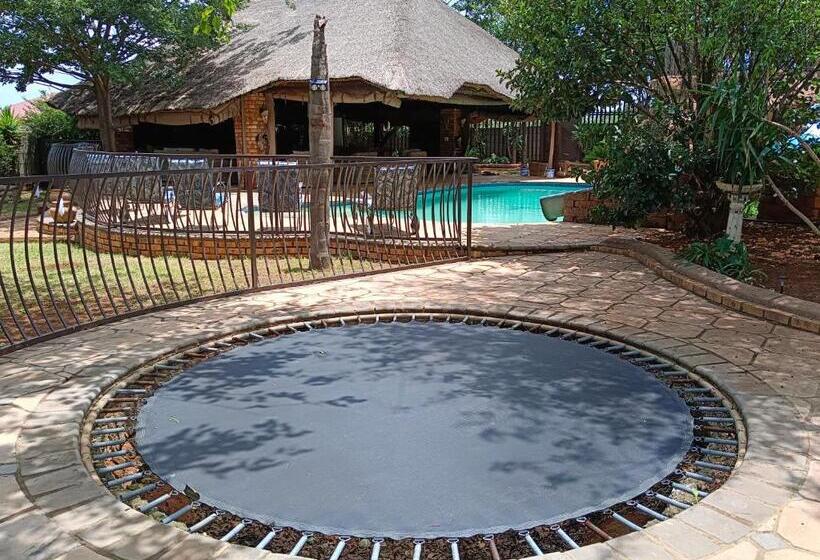 Пансион Clyde S On Dale Guest House