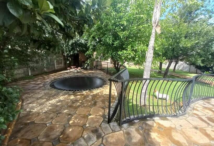 Пансион Clyde S On Dale Guest House