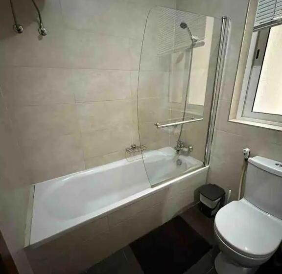 پانسیون Cozy Room With Private Study