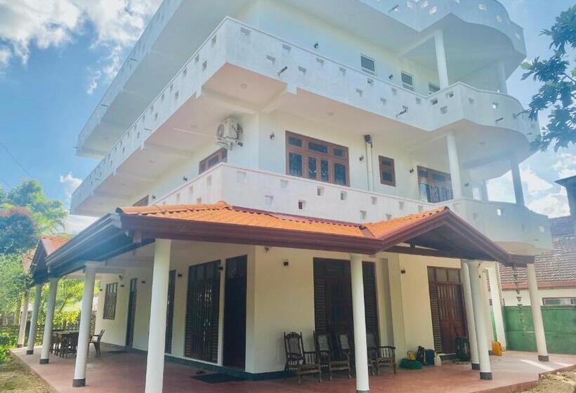 بنسيون Horizon Guest House