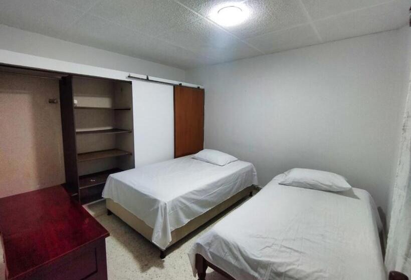 פנסיון Hostal, Casa Jaramillo