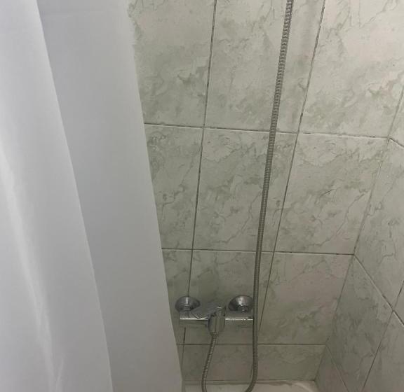 بنسيون Hostal Entreorientes