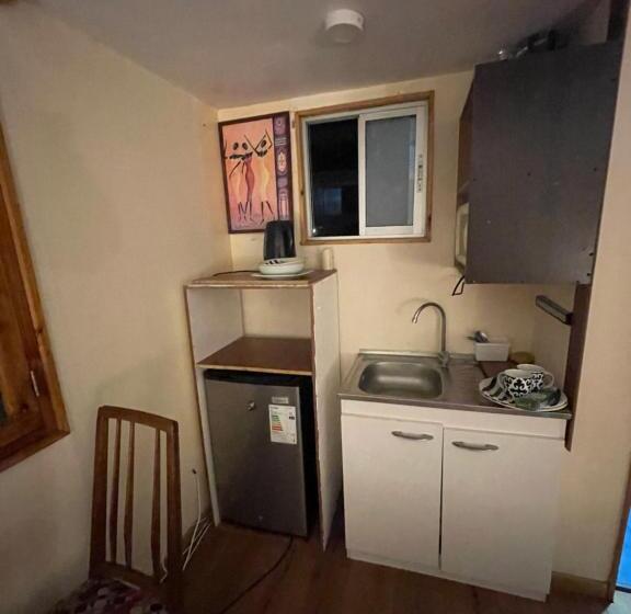 بنسيون Hostal Entreorientes