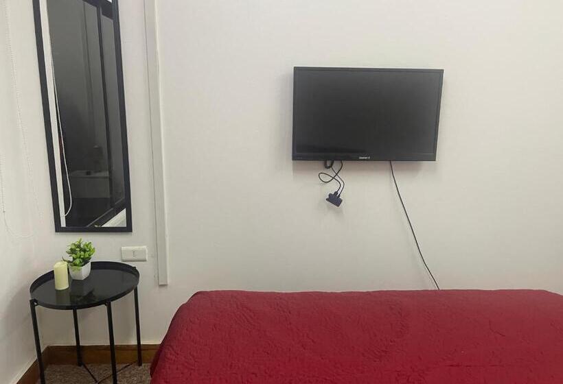 بنسيون Hostal Entreorientes