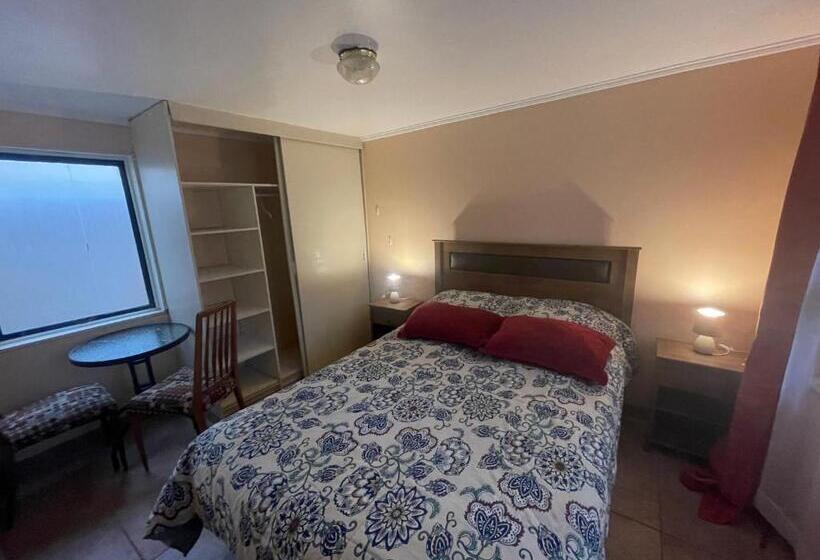 بنسيون Hostal Entreorientes