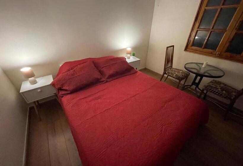 بنسيون Hostal Entreorientes