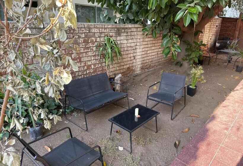 بنسيون Hostal Entreorientes