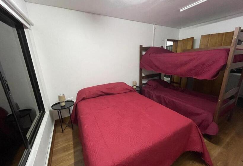 بنسيون Hostal Entreorientes