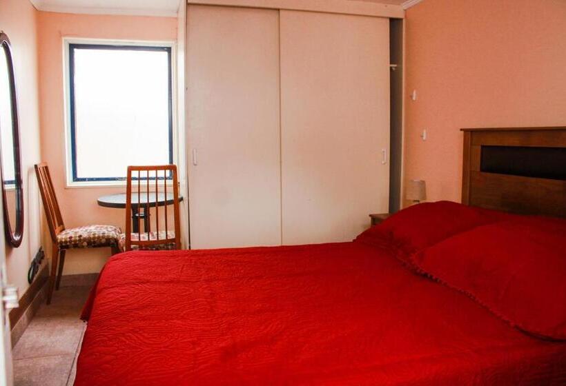 بنسيون Hostal Entreorientes