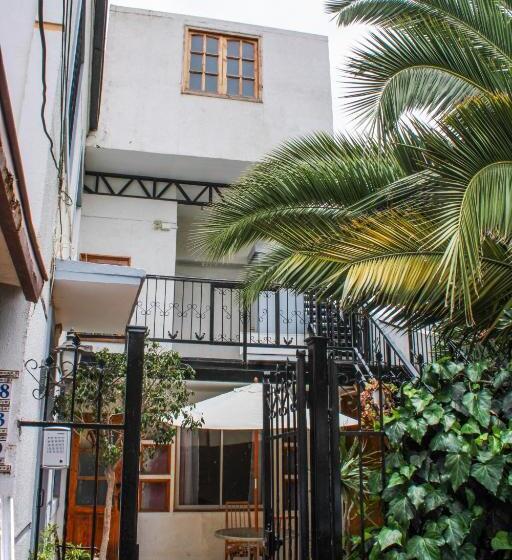 بنسيون Hostal Entreorientes