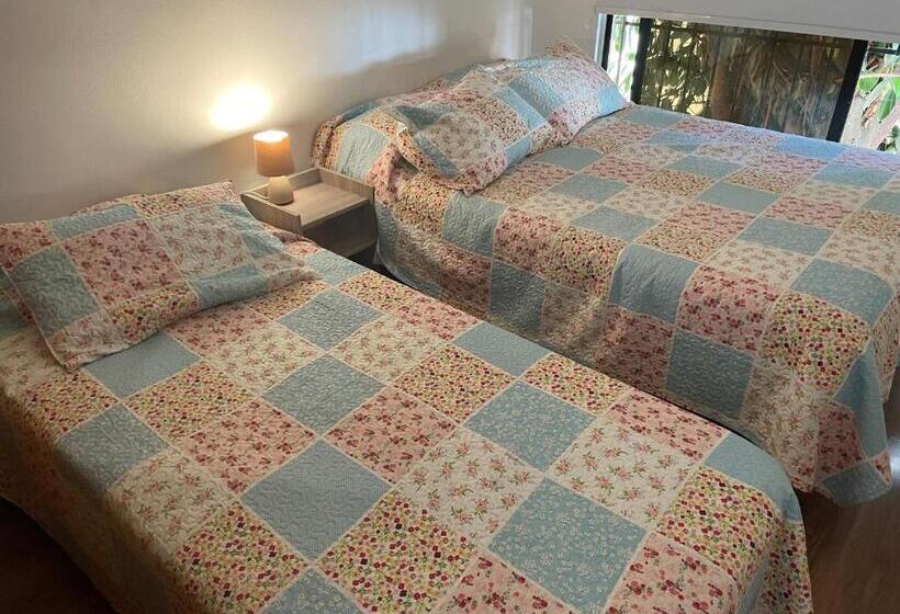 بنسيون Hostal Entreorientes