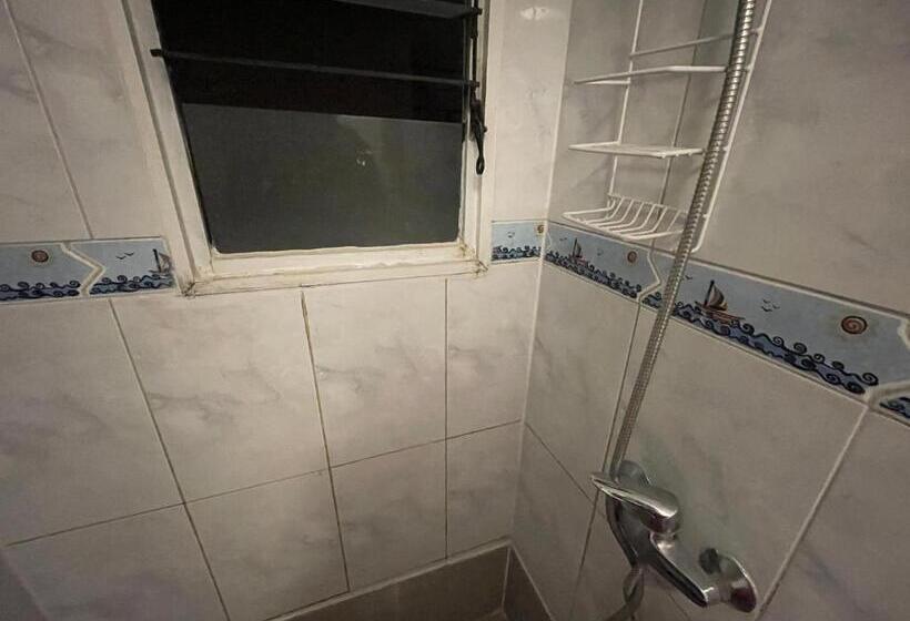 بنسيون Hostal Entreorientes