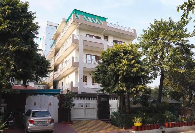 پانسیون Kalptaru Residency By Grb