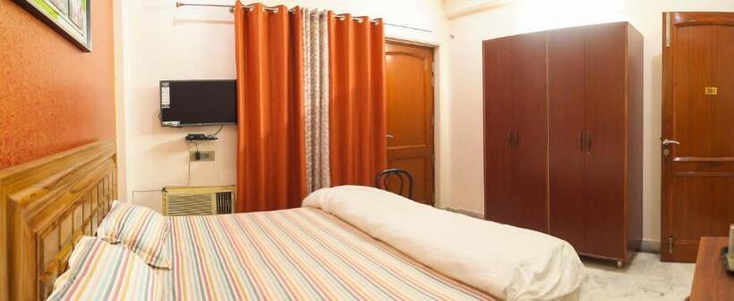 پانسیون Kalptaru Residency By Grb