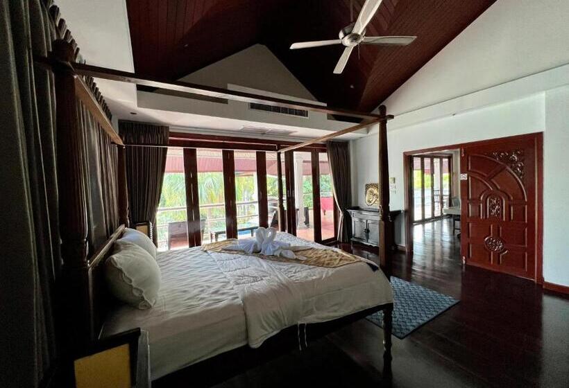 بنسيون Talay Naiharn Villa