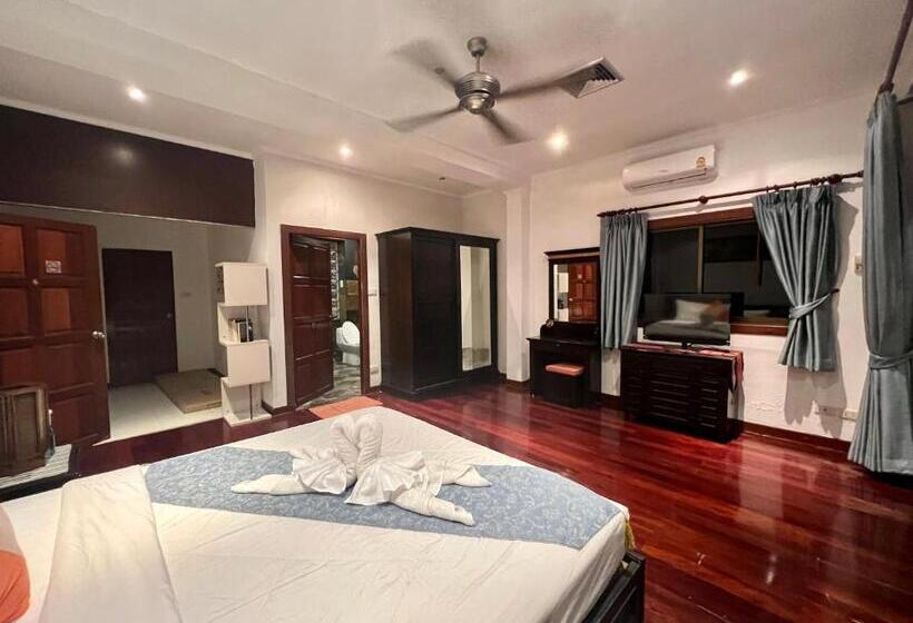 بنسيون Talay Naiharn Villa