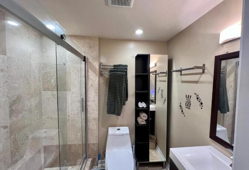 بنسيون The Lake Alfred Citruswood Cabin