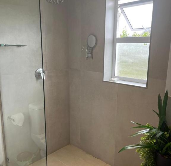 ペンション The Lily Suite