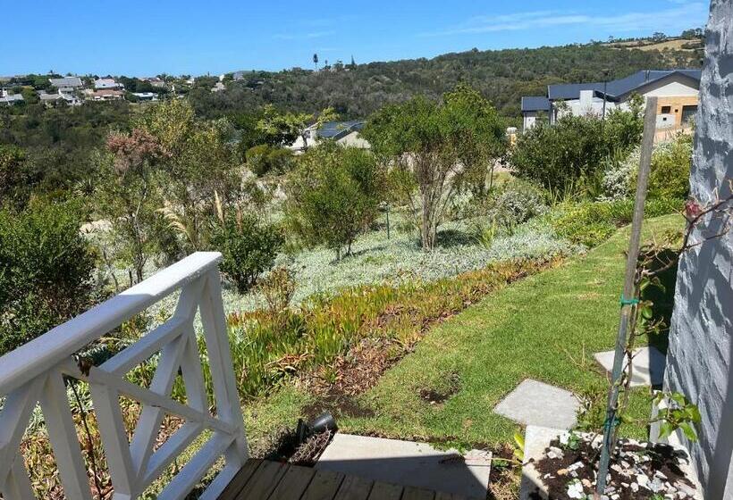 ペンション The Lily Suite